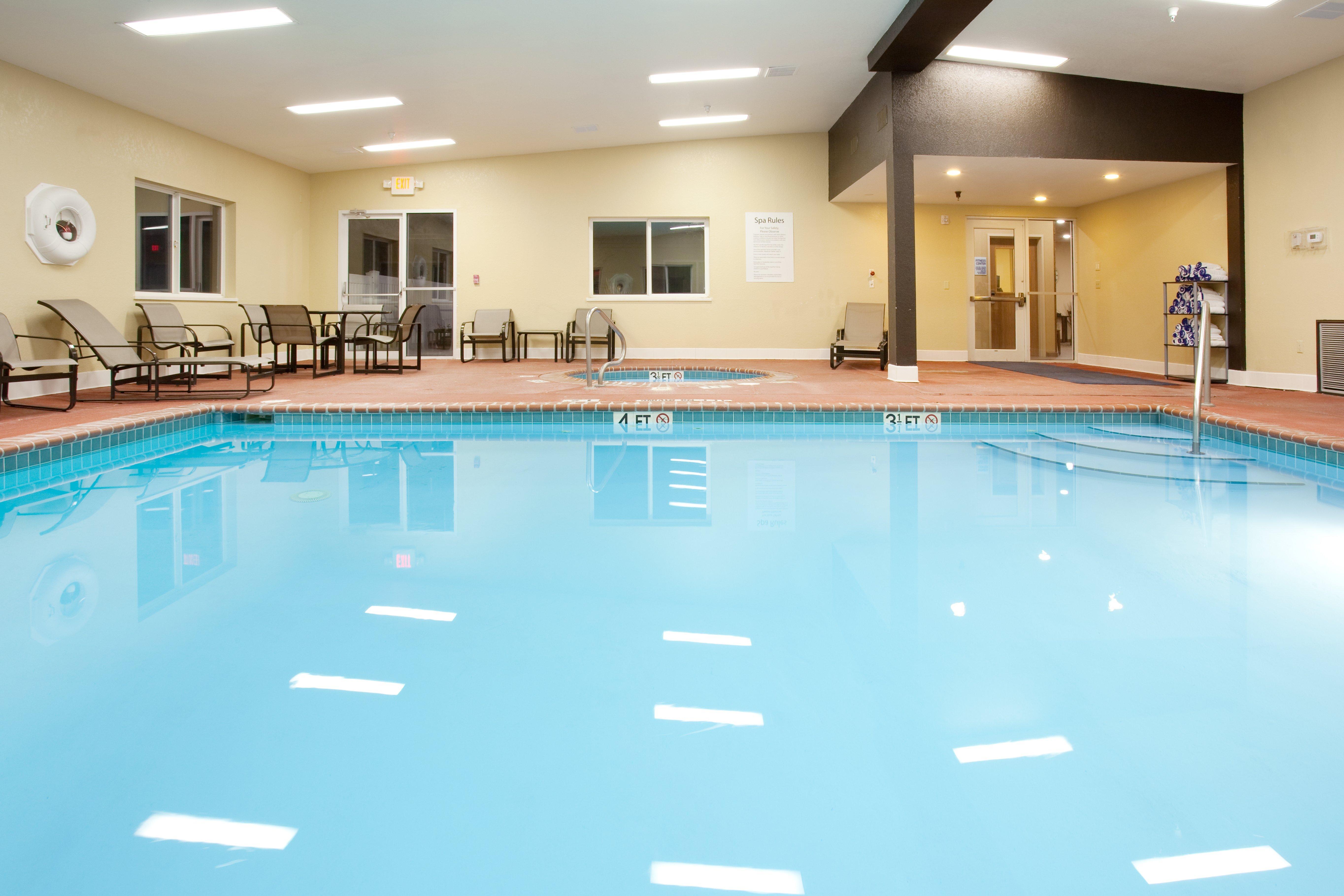 Holiday Inn Express Hotel & Suites Torrington By Ihg Екстериор снимка