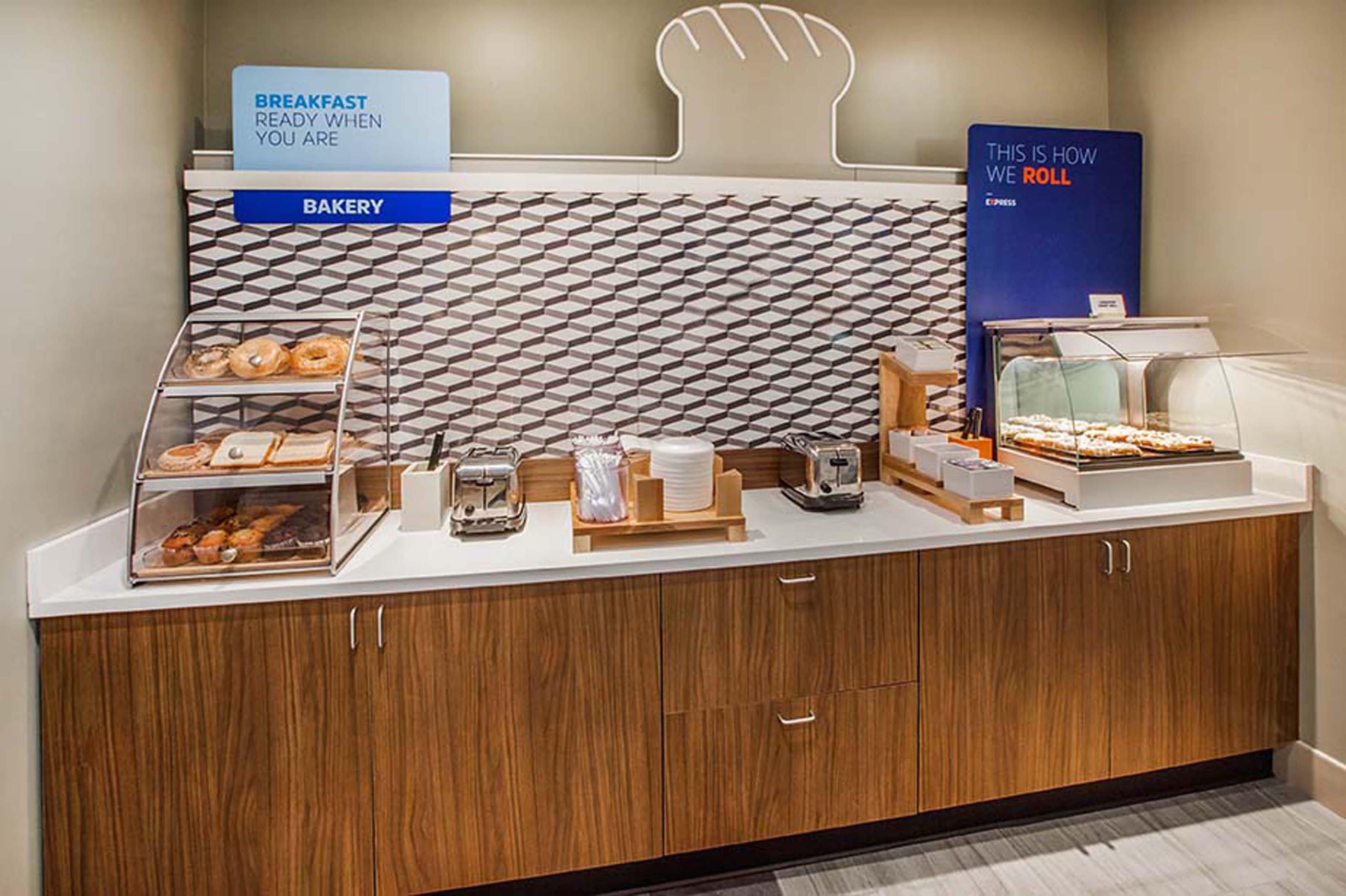 Holiday Inn Express Hotel & Suites Torrington By Ihg Екстериор снимка